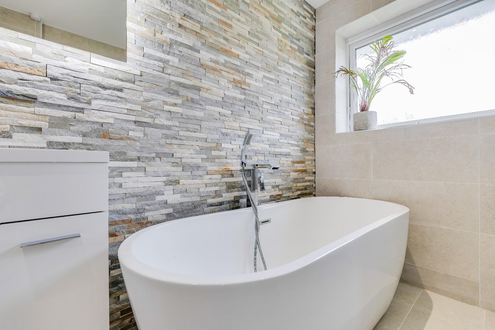 Seaview Drive, Ogmore-By-Sea, Vale of Glamorgan, CF32 0PB